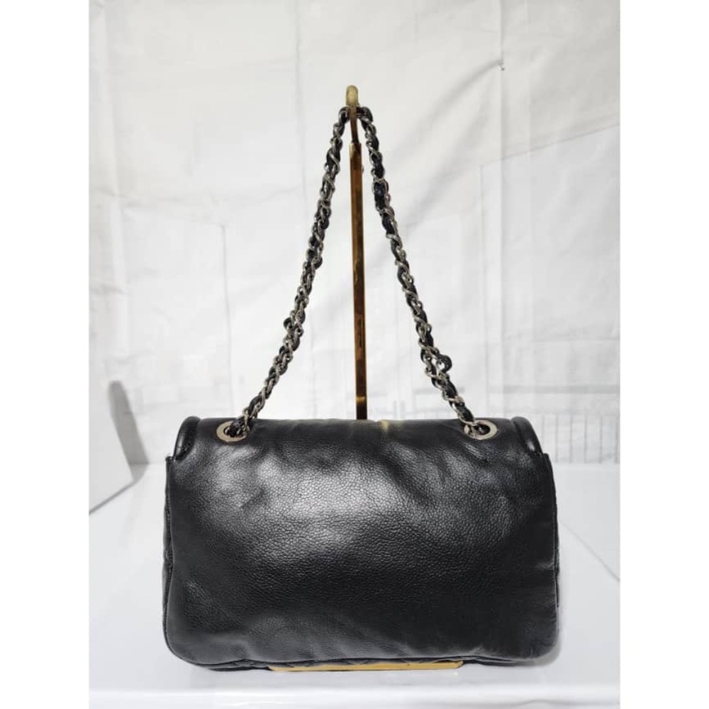 CHANEL Black Leather Shoulder Bag - Picture 5 of 16